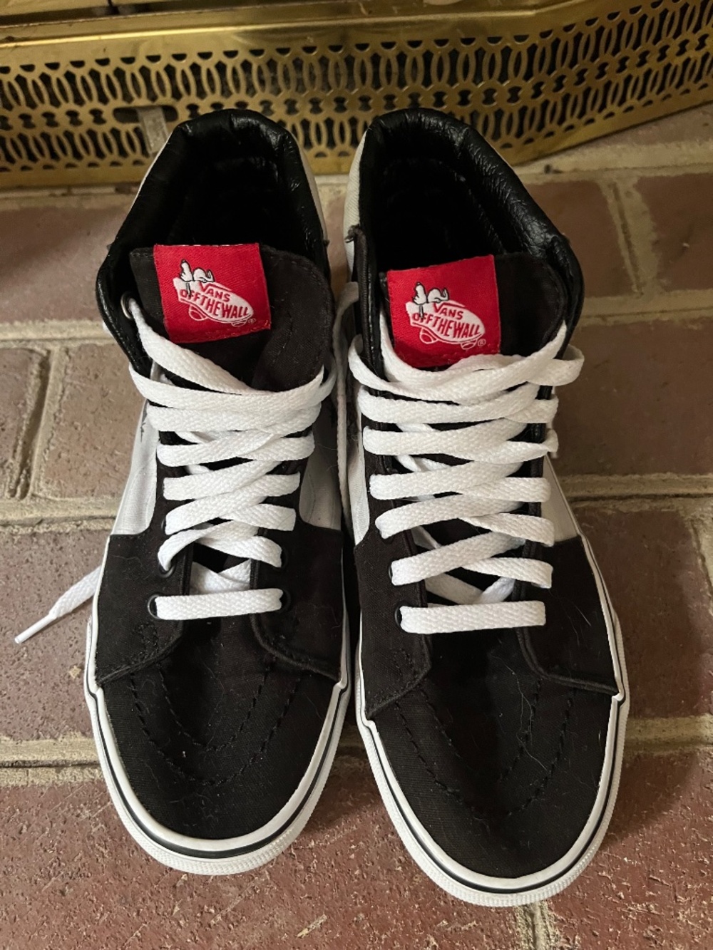 Vans x Peanuts Sk8-Hi "Charlie Kite." - Picture 3 of 7